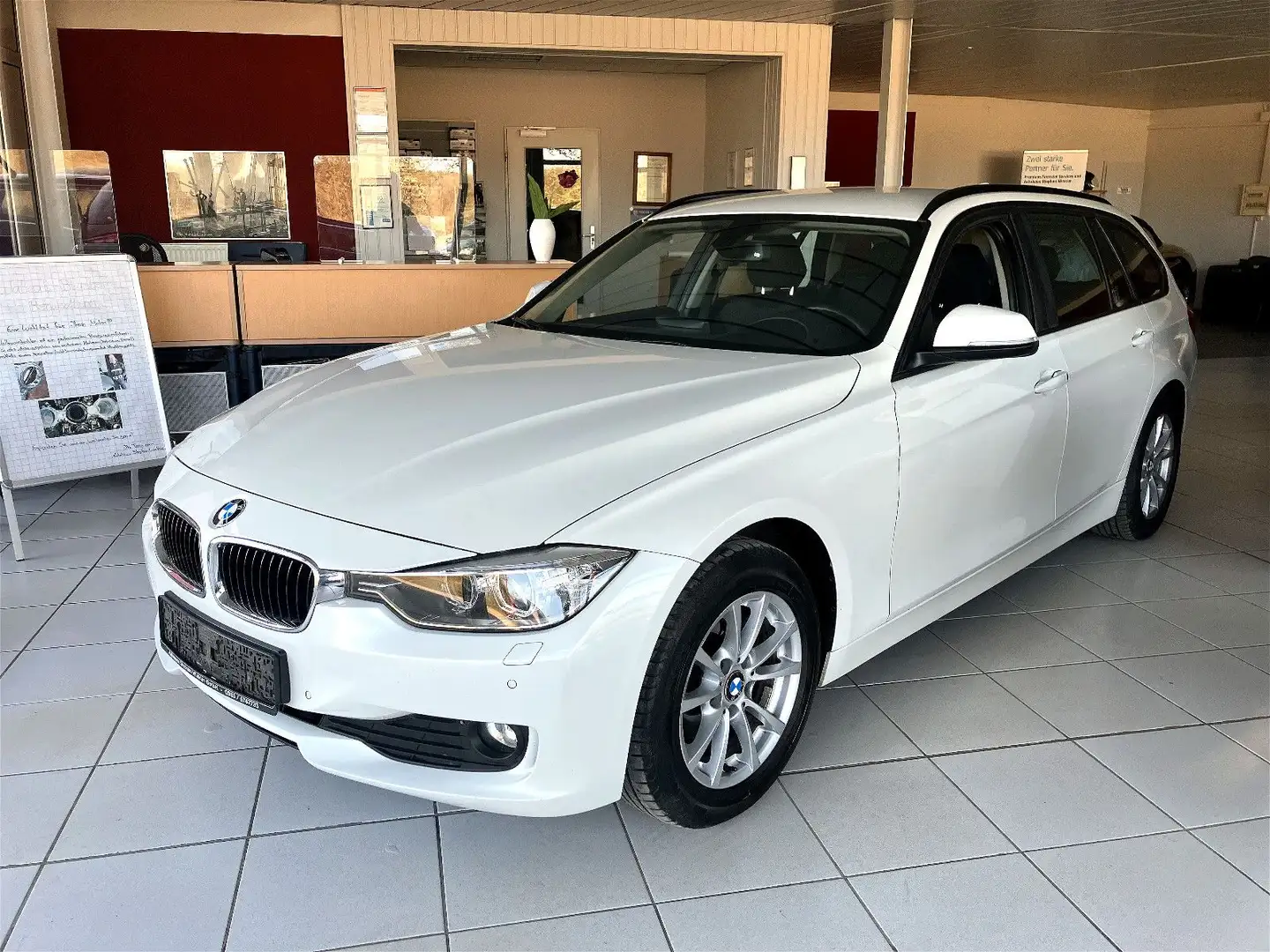 BMW 318 dA F31/NaviPRO/Headup/Xenon/WR/HU-Neu bijela - 1
