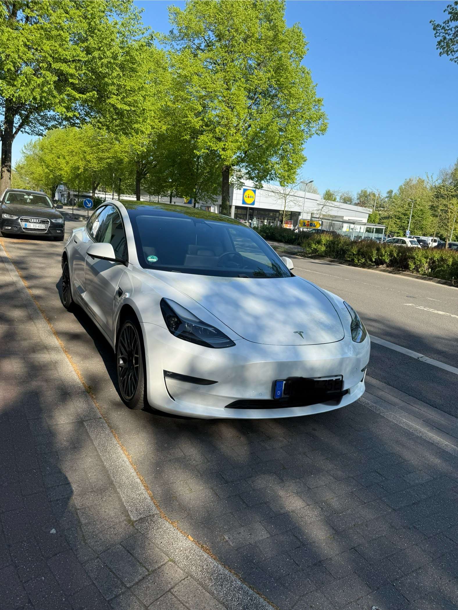 Second hand Tesla Model 3 electro