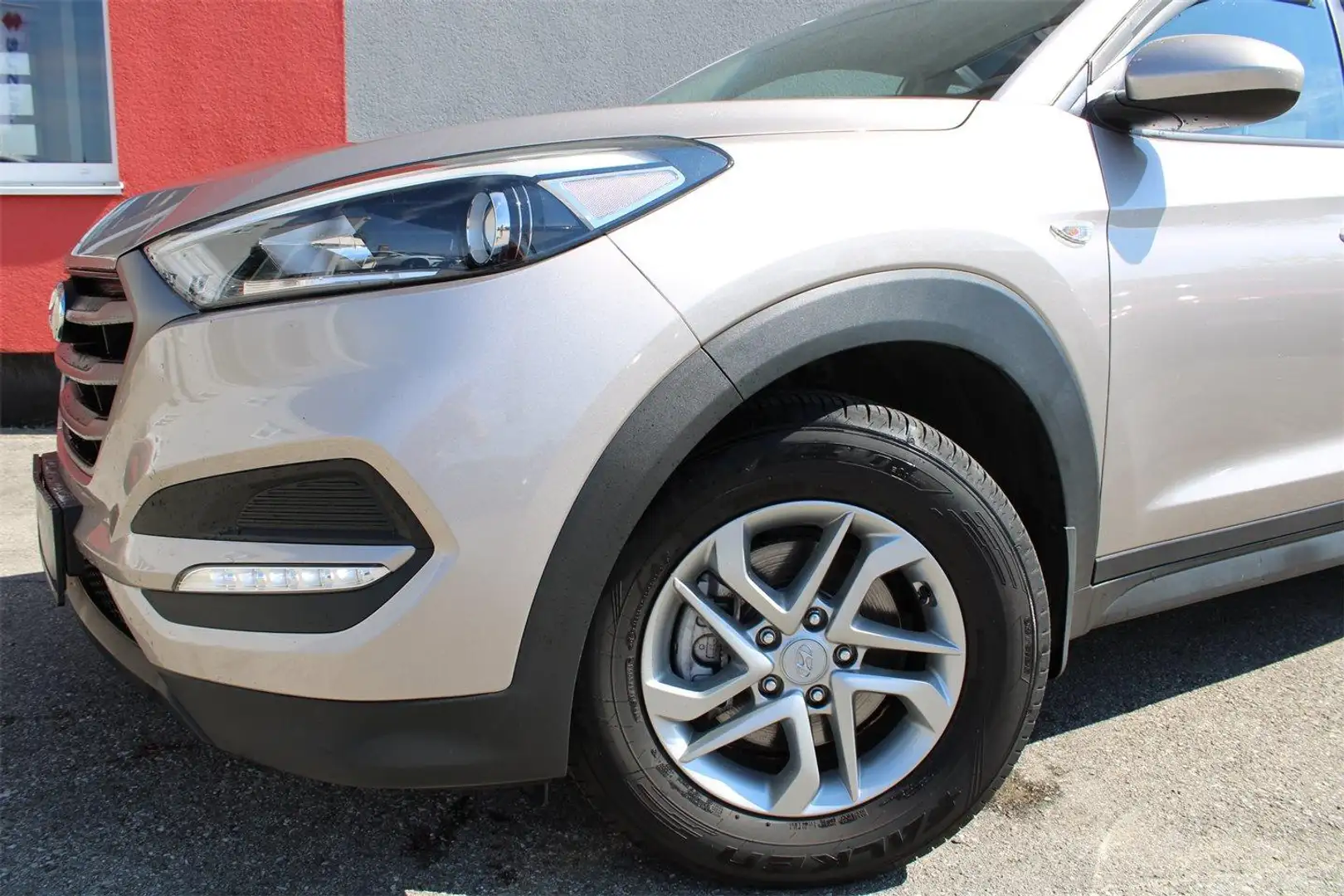 Hyundai TUCSON Tucson 2,0 CRDi 4WD Comfort Beige - 2