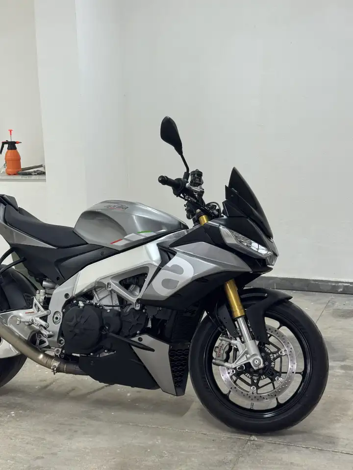 Aprilia Tuono