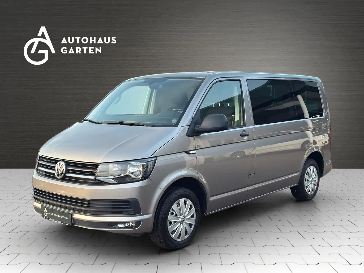 Volkswagen T6 Multivan T6 2.0TDI Multivan Trendline 7Sitzer Navi Kamera Gris - 1