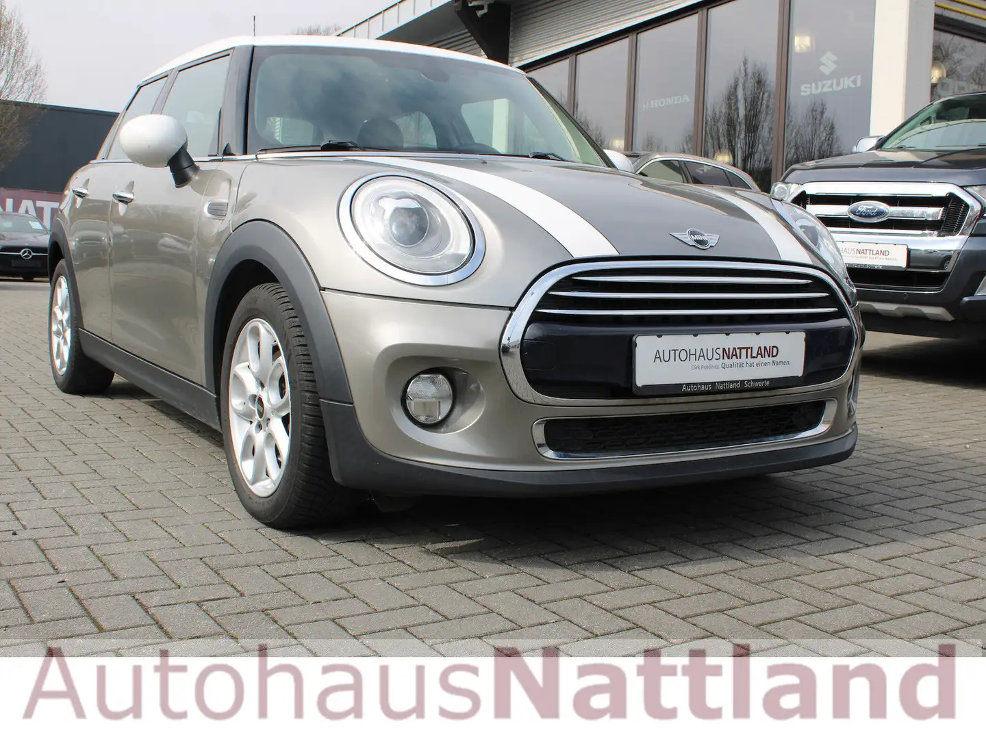 MINI Cooper 5-trg. Chili Autom. Klimaautomatik Sitzh. LED Silber - 2