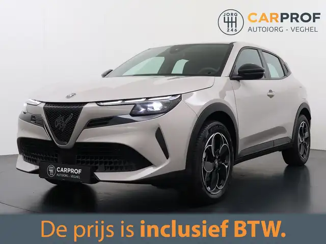 Alfa Romeo Junior Elettrica 54 kWh LMV | Apple CarPlay |