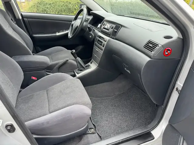 Toyota Corolla view 14
