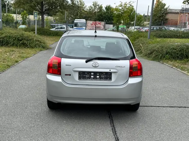 Toyota Corolla view 9