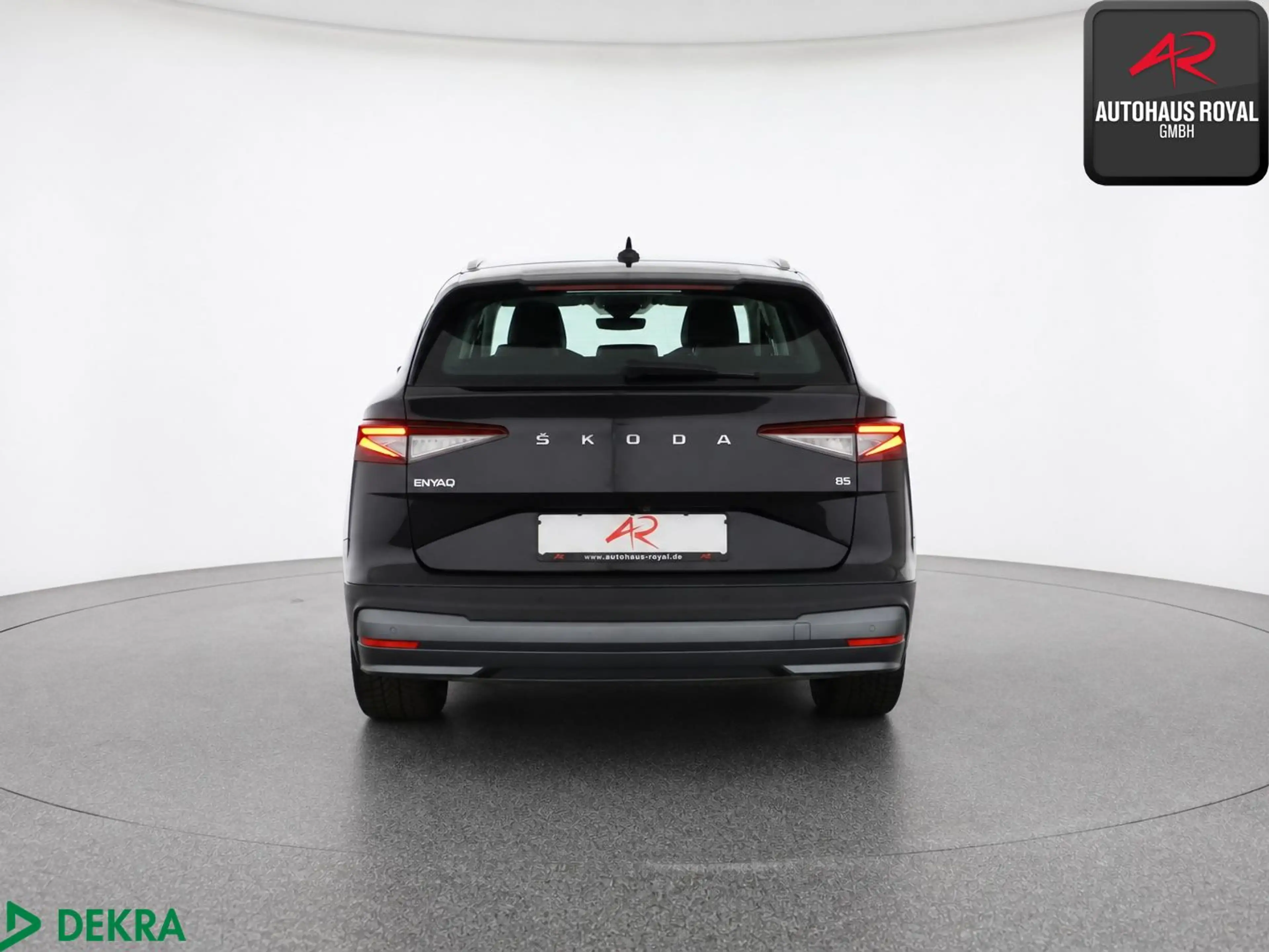 Skoda Enyaq 85 LOFT WÄRMEPUMPE,KEYLESS,KAMERA,1.HAND — photo 4