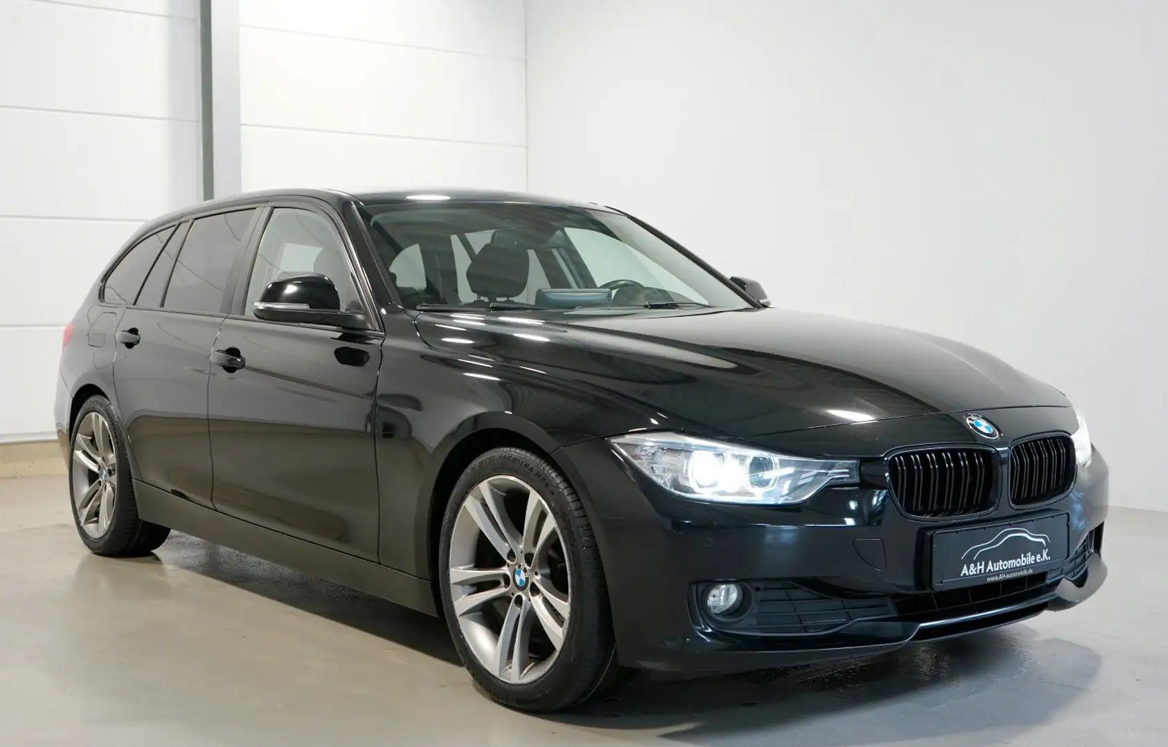 BMW 320 d Touring Efficient Dynamics Edit *AHK*XENON Schwarz - 1