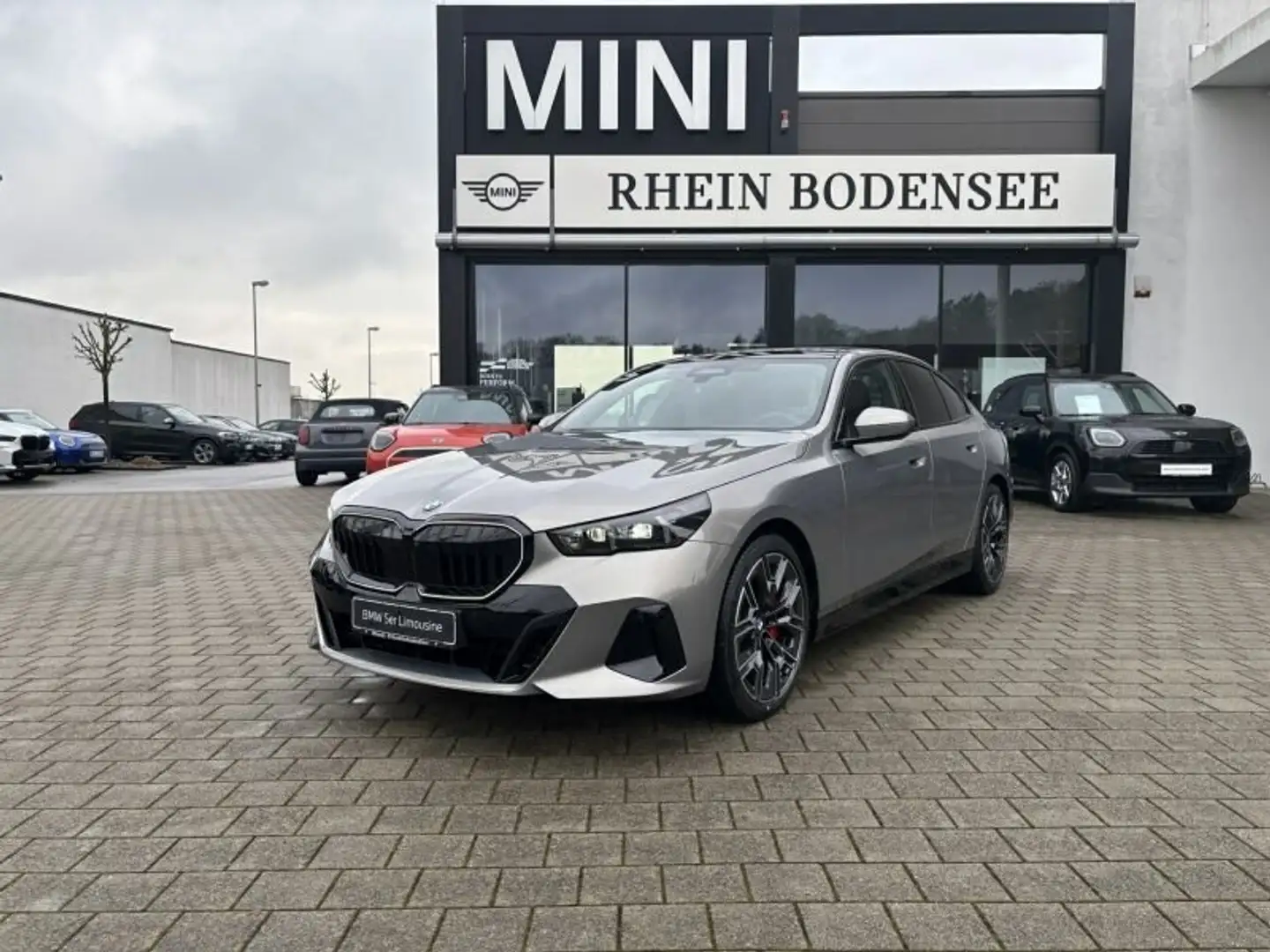 BMW 540 d xDrive Limousine M Sportpaket Gri - 2