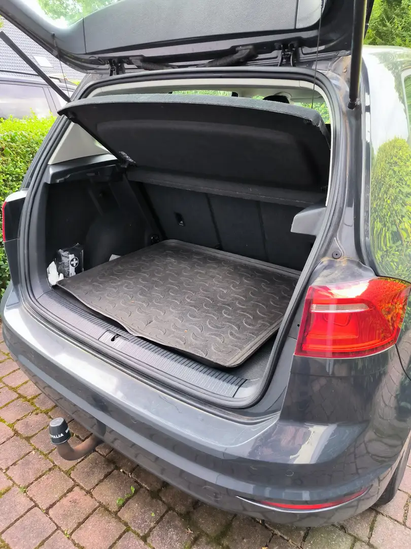 Volkswagen Golf Sportsvan 1.2 TSI (BlueMotion Technology) Trendline Šedá - 1