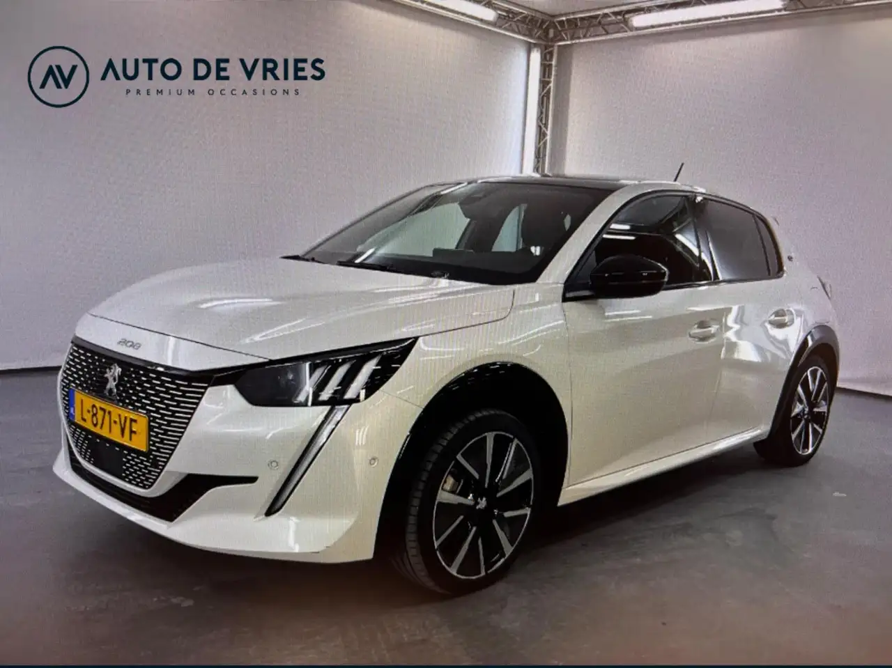 Peugeot e-208
