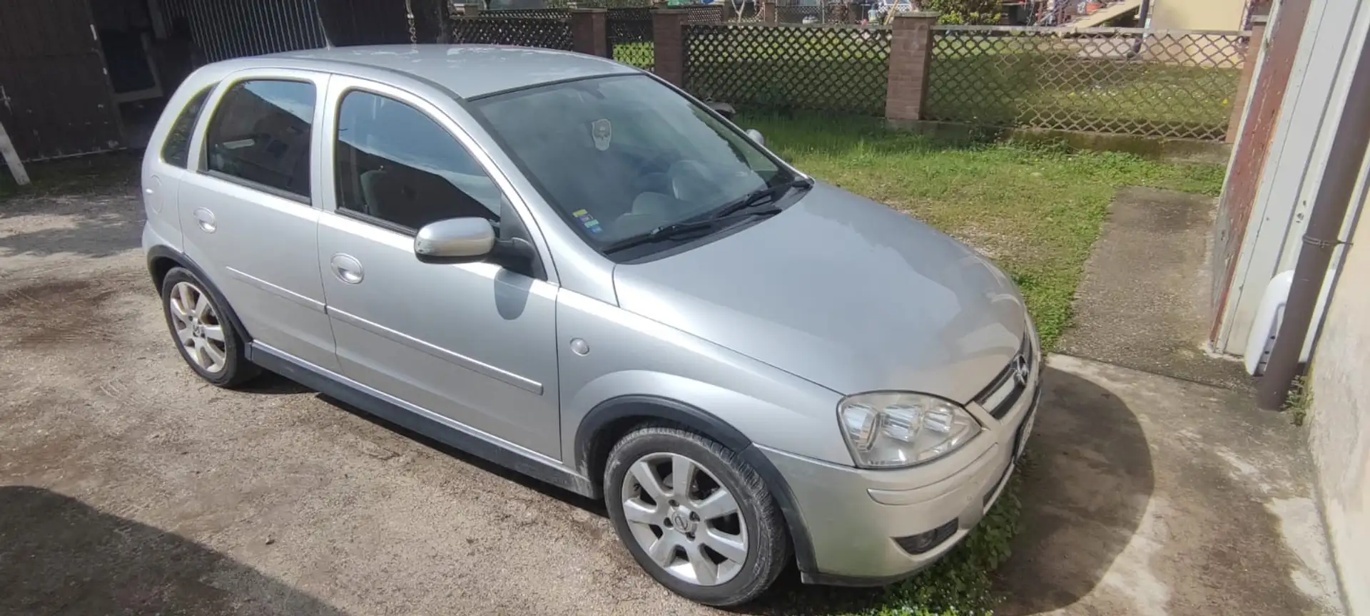 Opel Corsa GL - 1