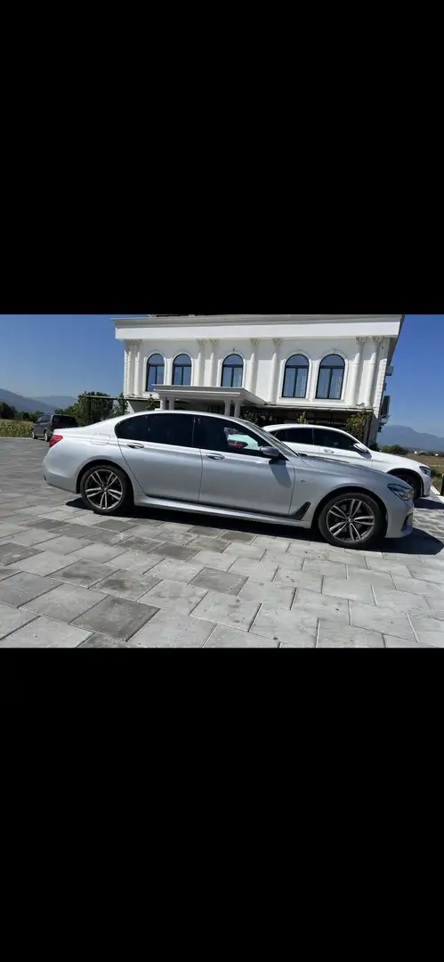 BMW 740 740 d xDrive Grau - 1