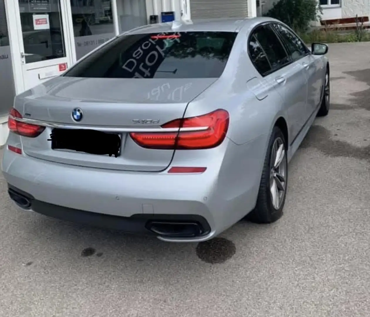BMW 740 740 d xDrive Grau - 2