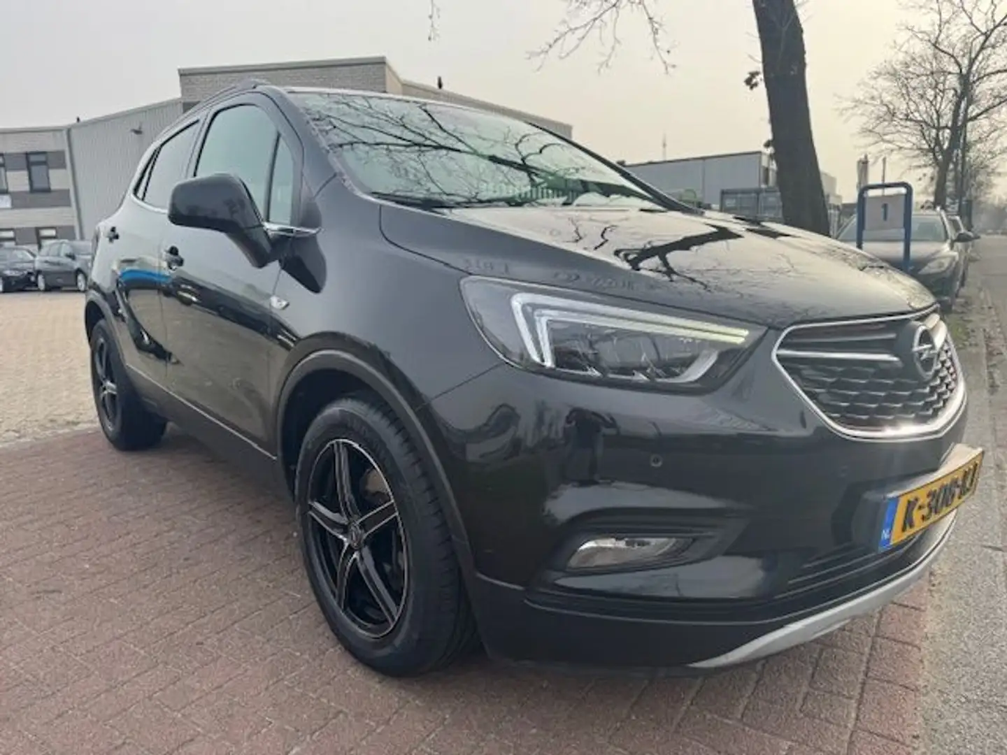 Opel Mokka X 1.4 140pk Turbo Innovation Airco,Navigatie,Camera, Schwarz - 1