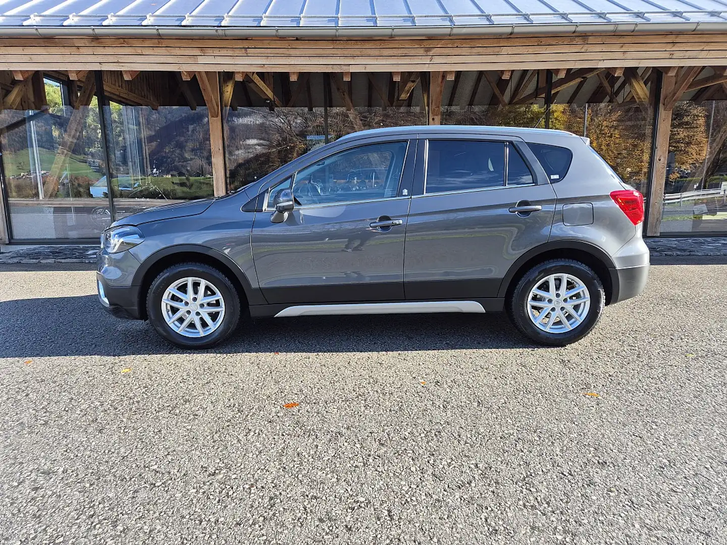 Suzuki SX4 S-Cross 1,4 GL+ DITC Hybrid ALLGRIP shine Gris - 2