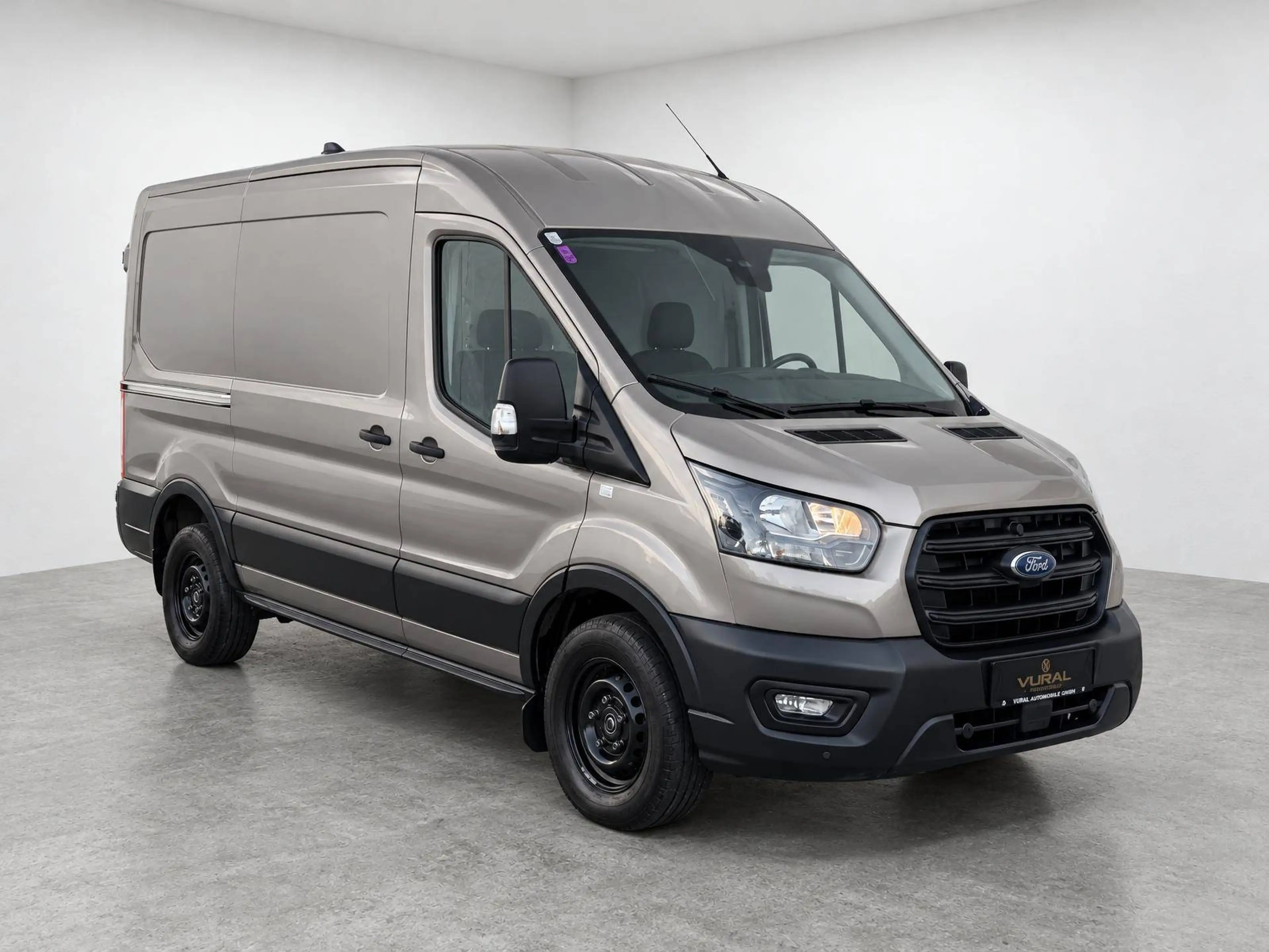 Ford Transit 2.0 EcoBlue Diesel 131 PS, 5531mm 2550mm 5-türig, Schaltgetriebe 6g, Frontantrieb — photo 3
