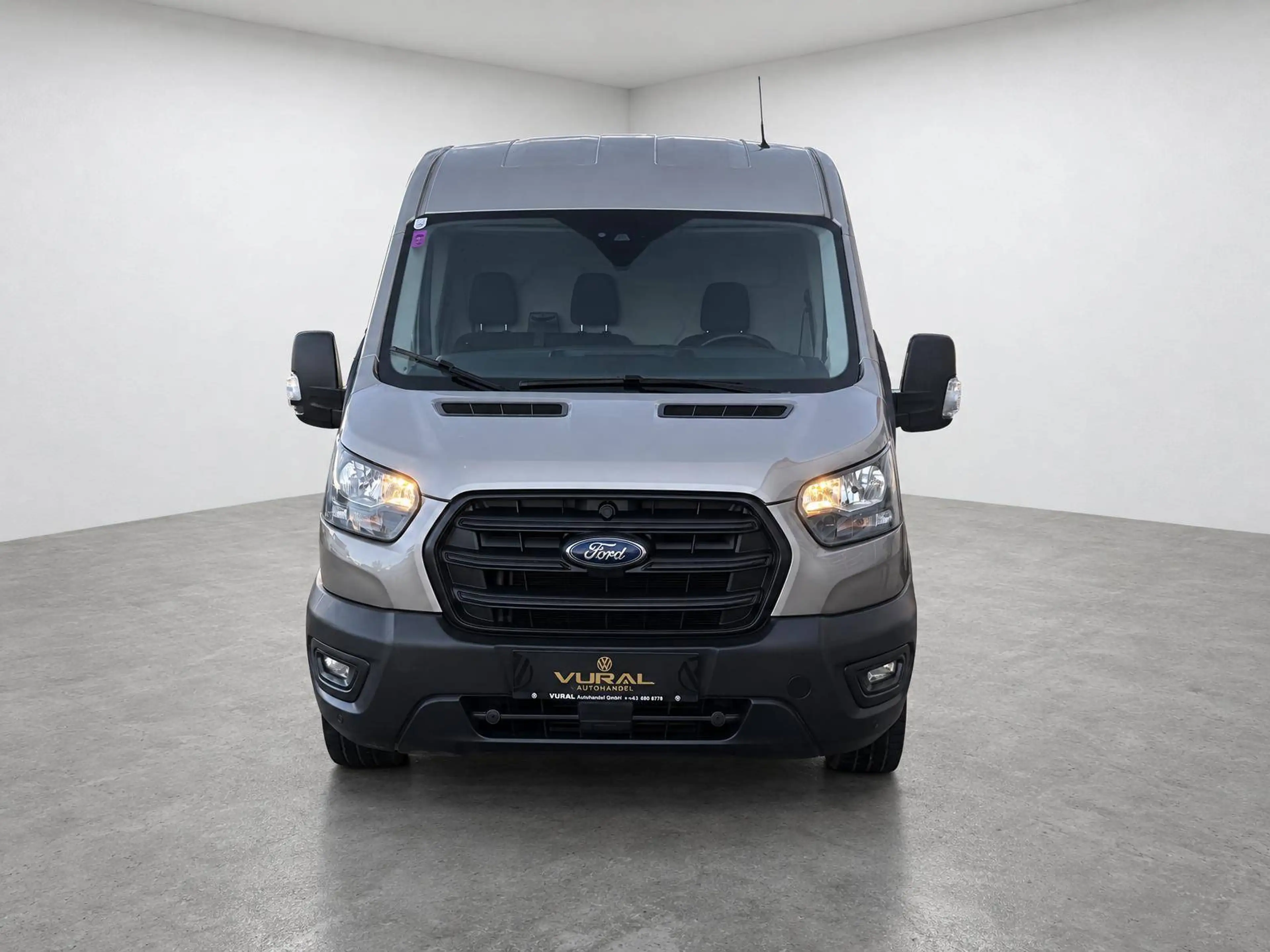 Ford Transit 2.0 EcoBlue Diesel 131 PS, 5531mm 2550mm 5-türig, Schaltgetriebe 6g, Frontantrieb