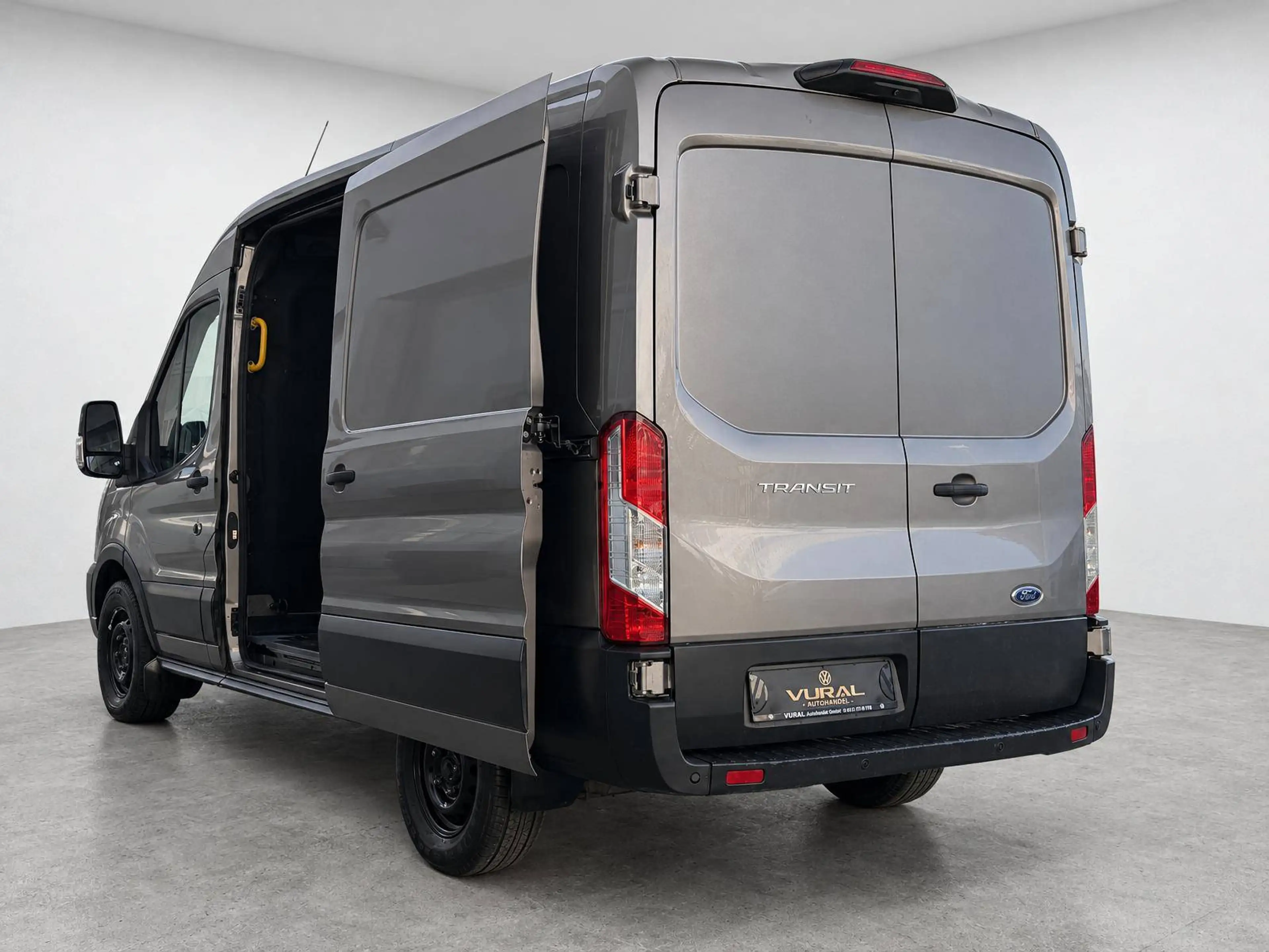 Ford Transit 2.0 EcoBlue Diesel 131 PS, 5531mm 2550mm 5-türig, Schaltgetriebe 6g, Frontantrieb — photo 5
