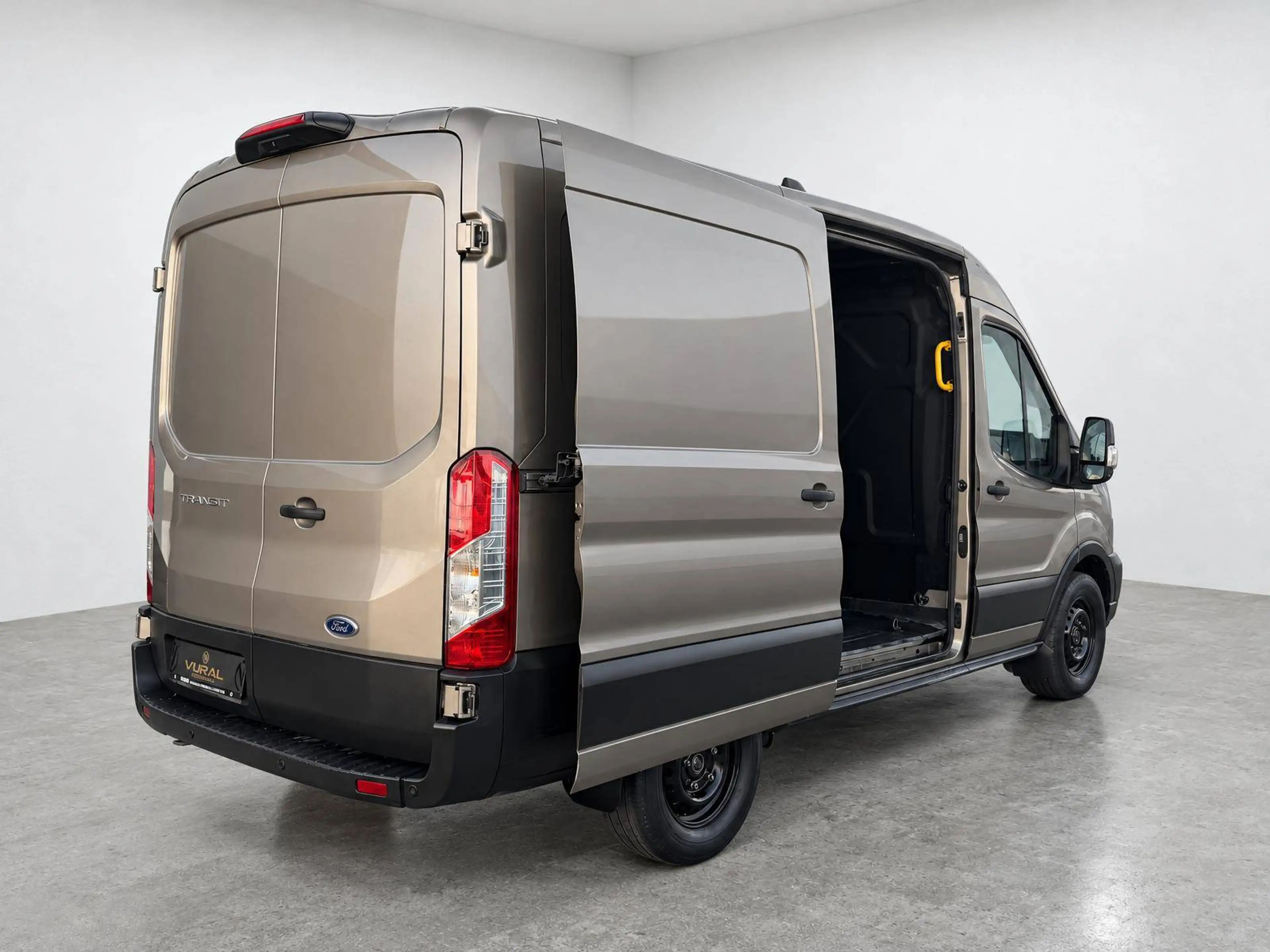 Ford Transit 2.0 EcoBlue Diesel 131 PS, 5531mm 2550mm 5-türig, Schaltgetriebe 6g, Frontantrieb — photo 6
