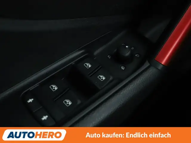 Audi Q2 view 24