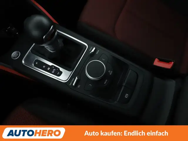 Audi Q2 view 23