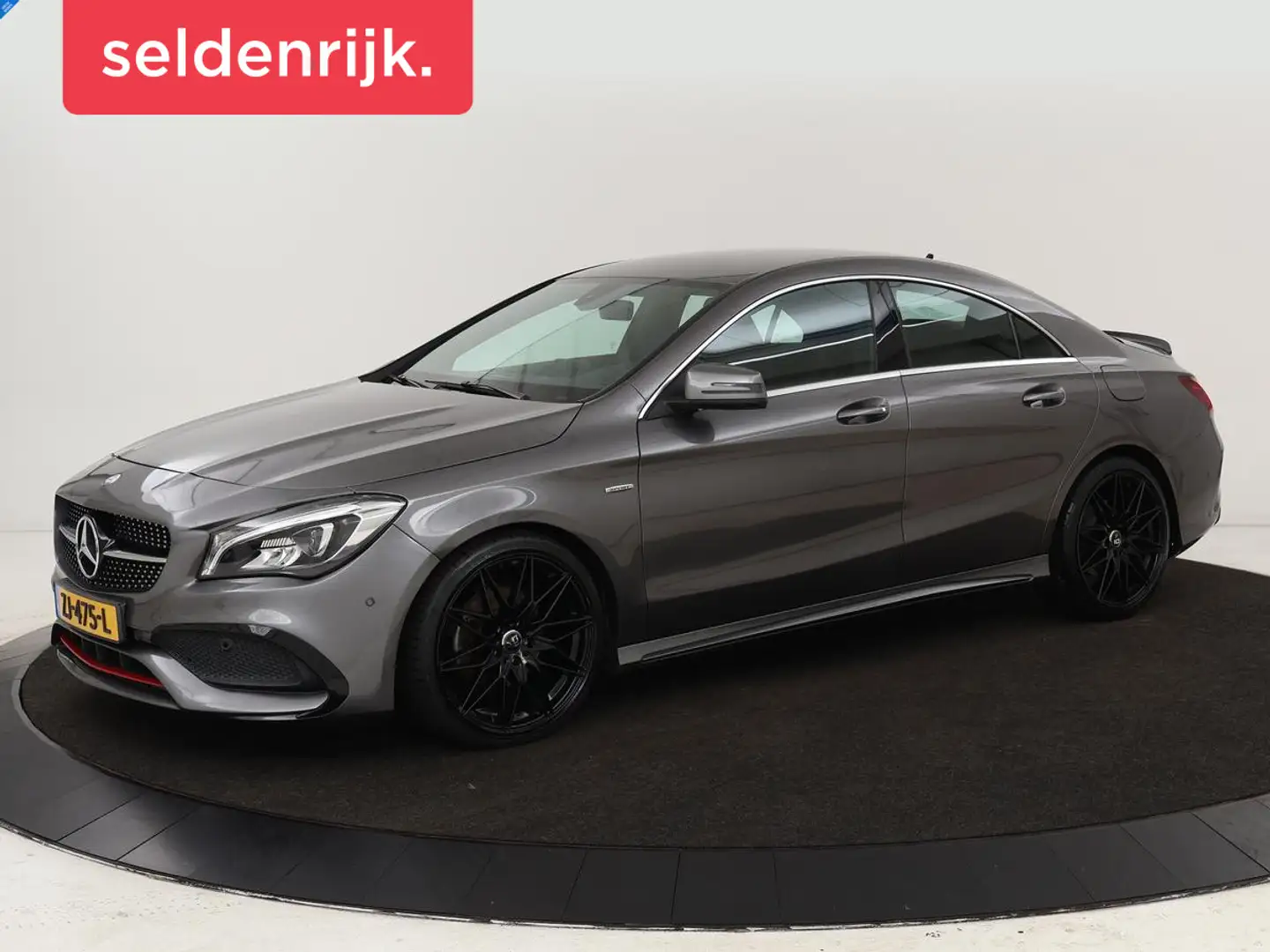 Mercedes-Benz CLA 180 AMG | Stoelverwarming | Sportstoelen | Camera | Na Grijs - 1