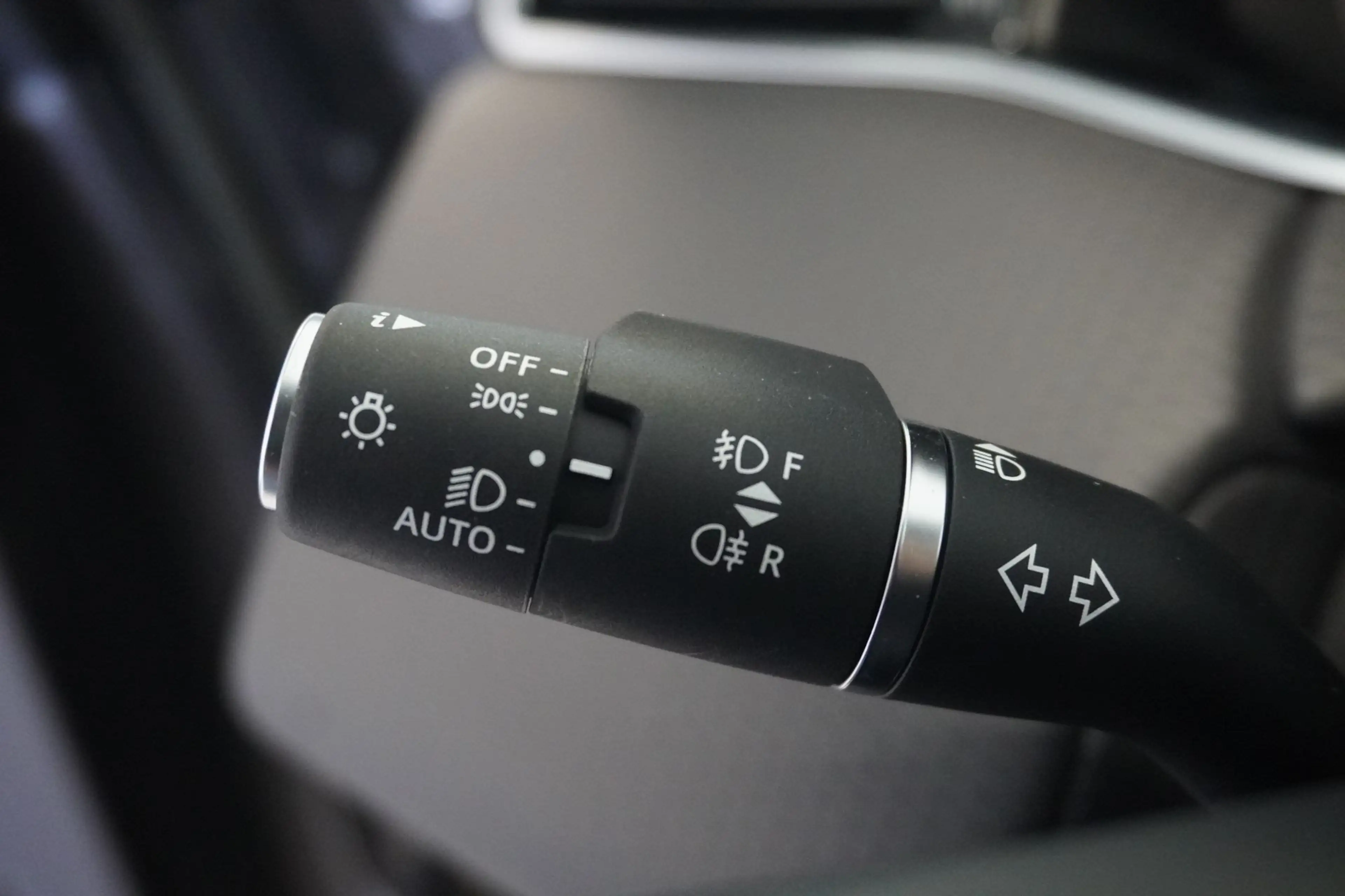 Land Rover Range Rover Evoque P300e PHEV 4WD Aut./LED/Navi — photo 14