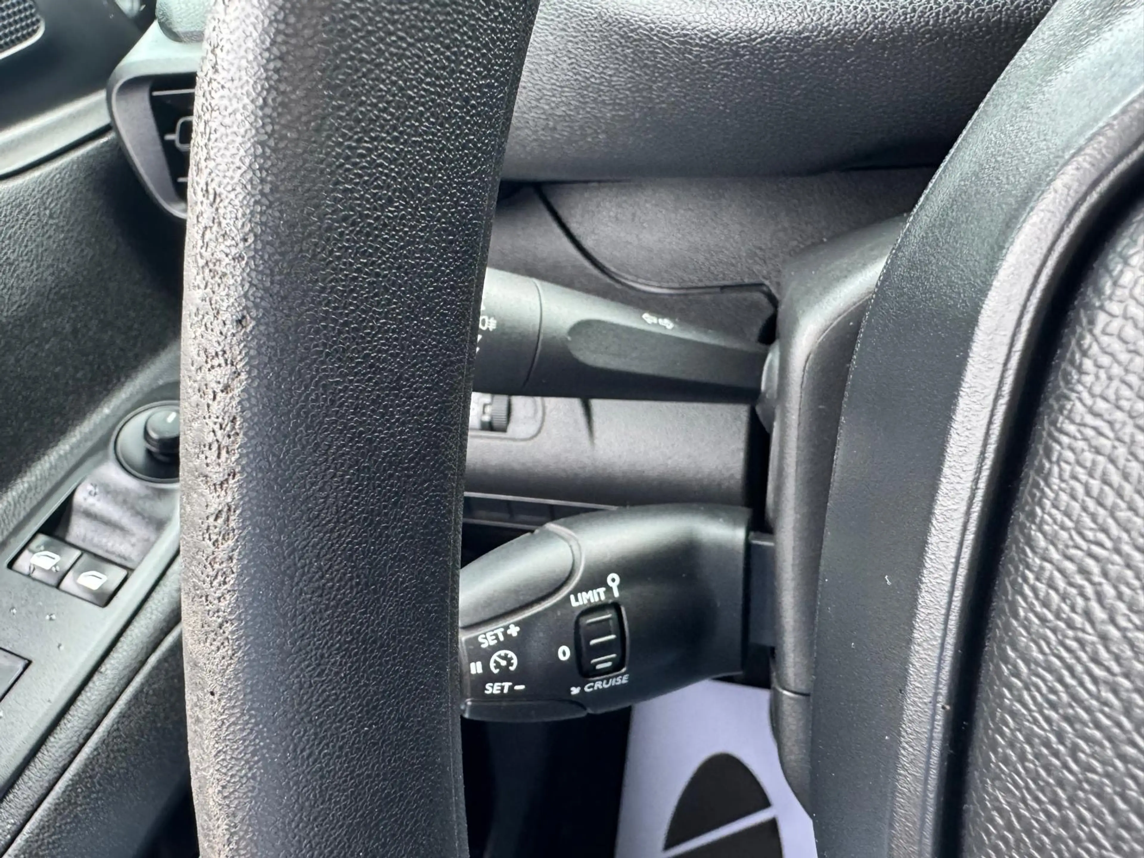 Peugeot Partner 1.2i/Utilitaire/3 places/Airco/Gps — photo 9