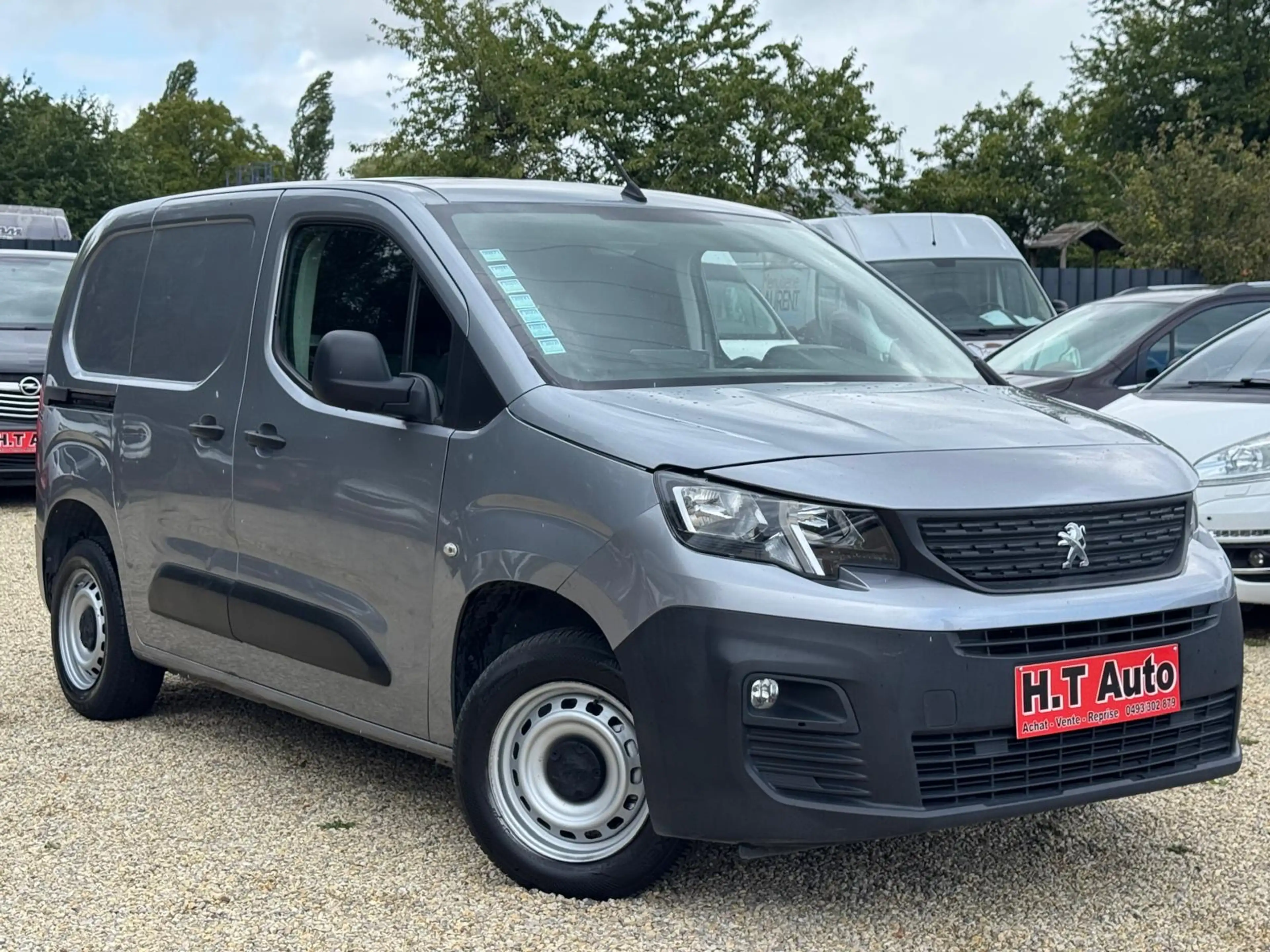 Peugeot Partner 1.2i/Utilitaire/3 places/Airco/Gps — photo 2