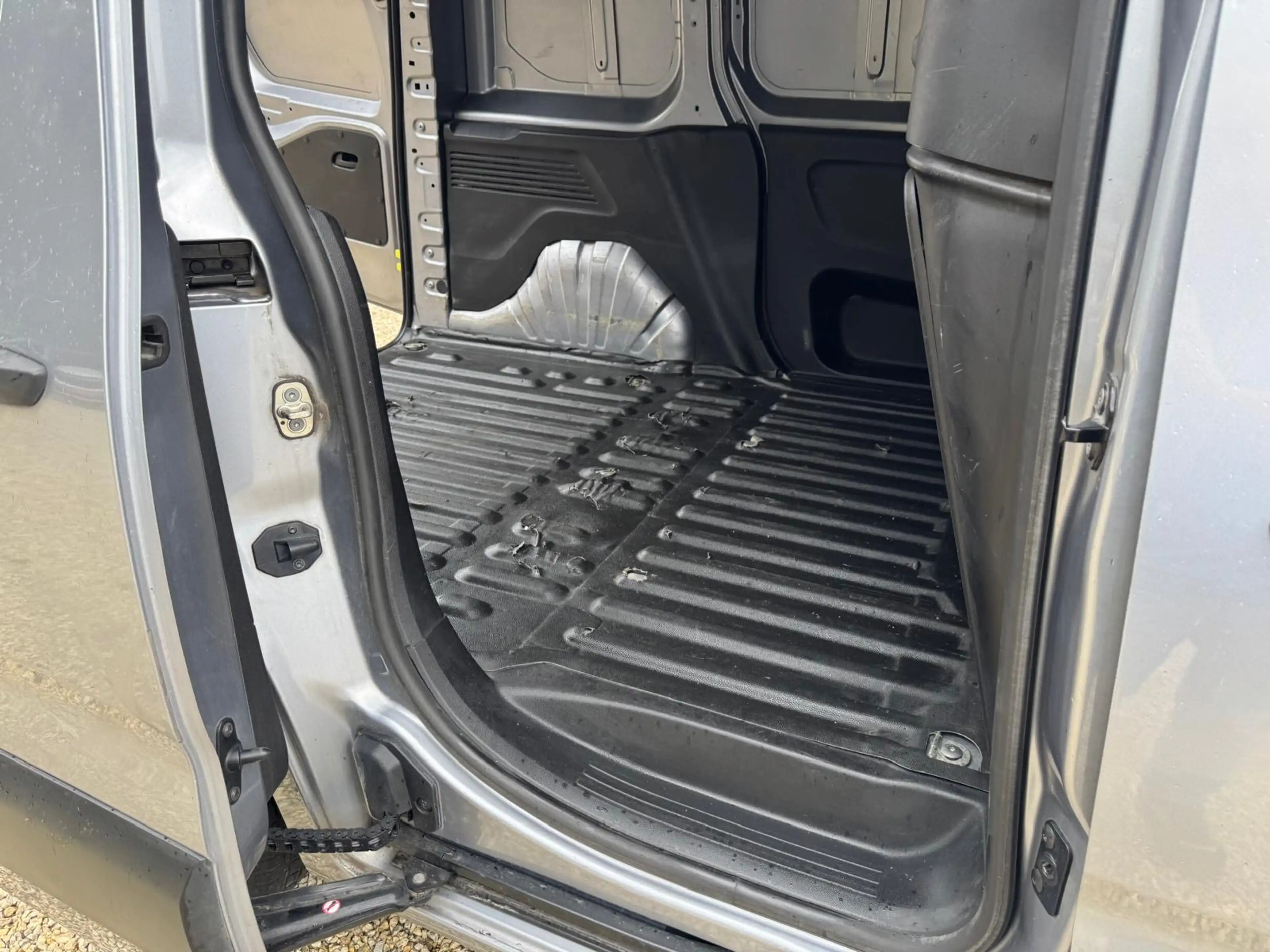 Peugeot Partner 1.2i/Utilitaire/3 places/Airco/Gps — photo 6