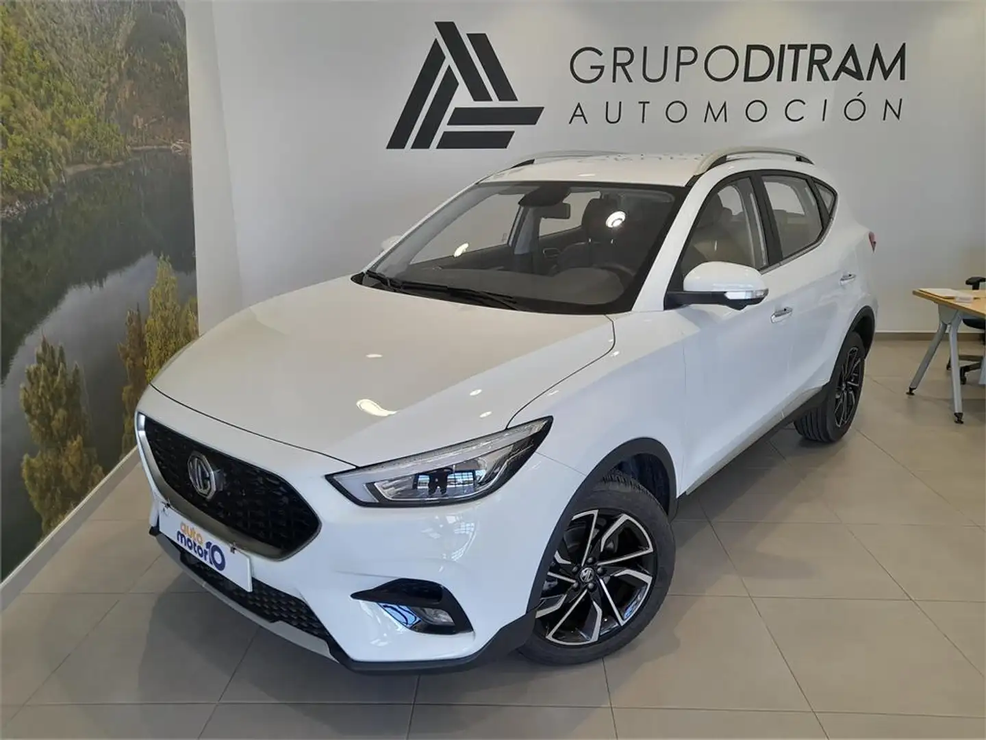 MG ZS 1.5 Luxury - 2