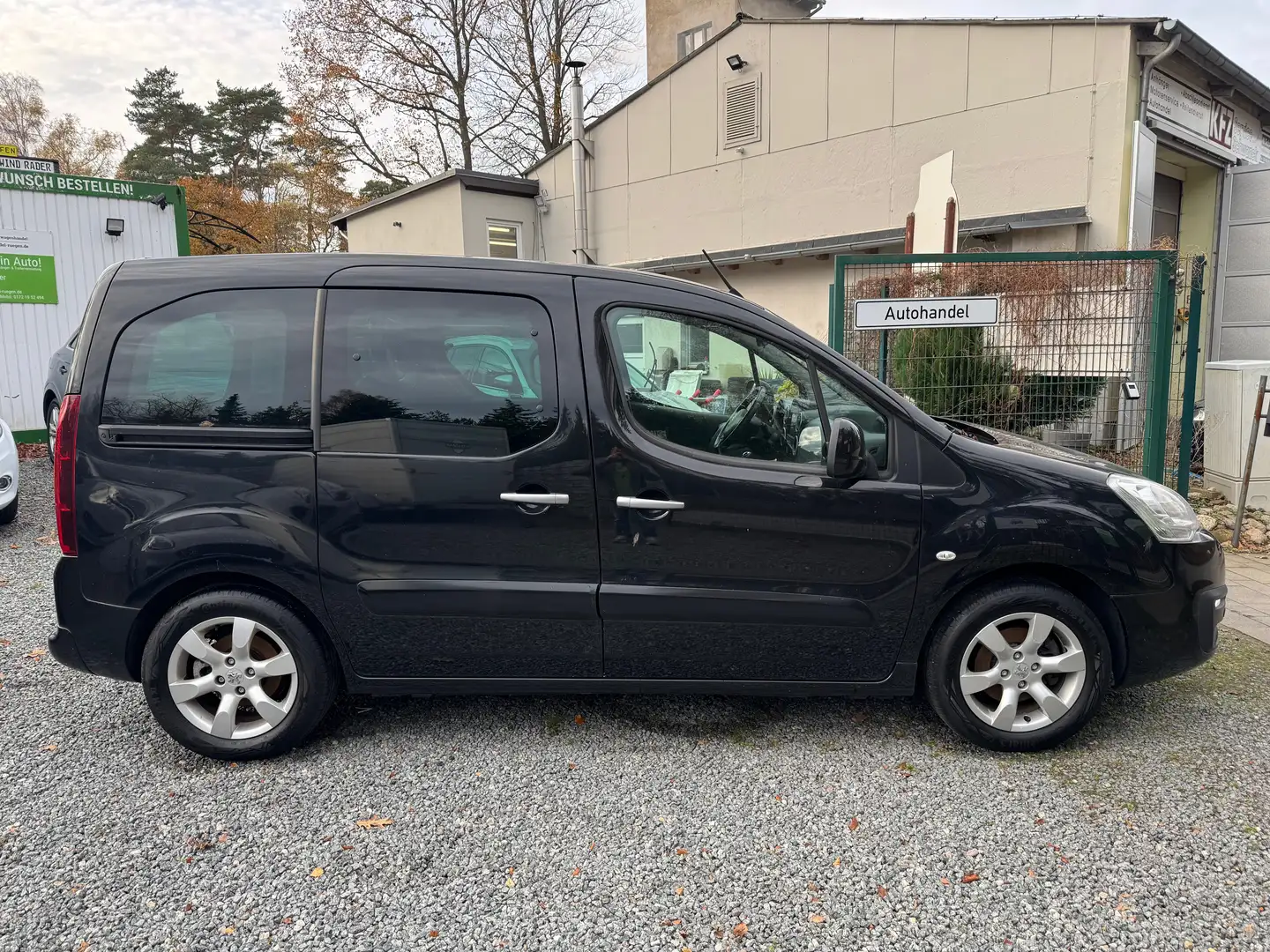 Citroen Berlingo Selection Schwarz - 2