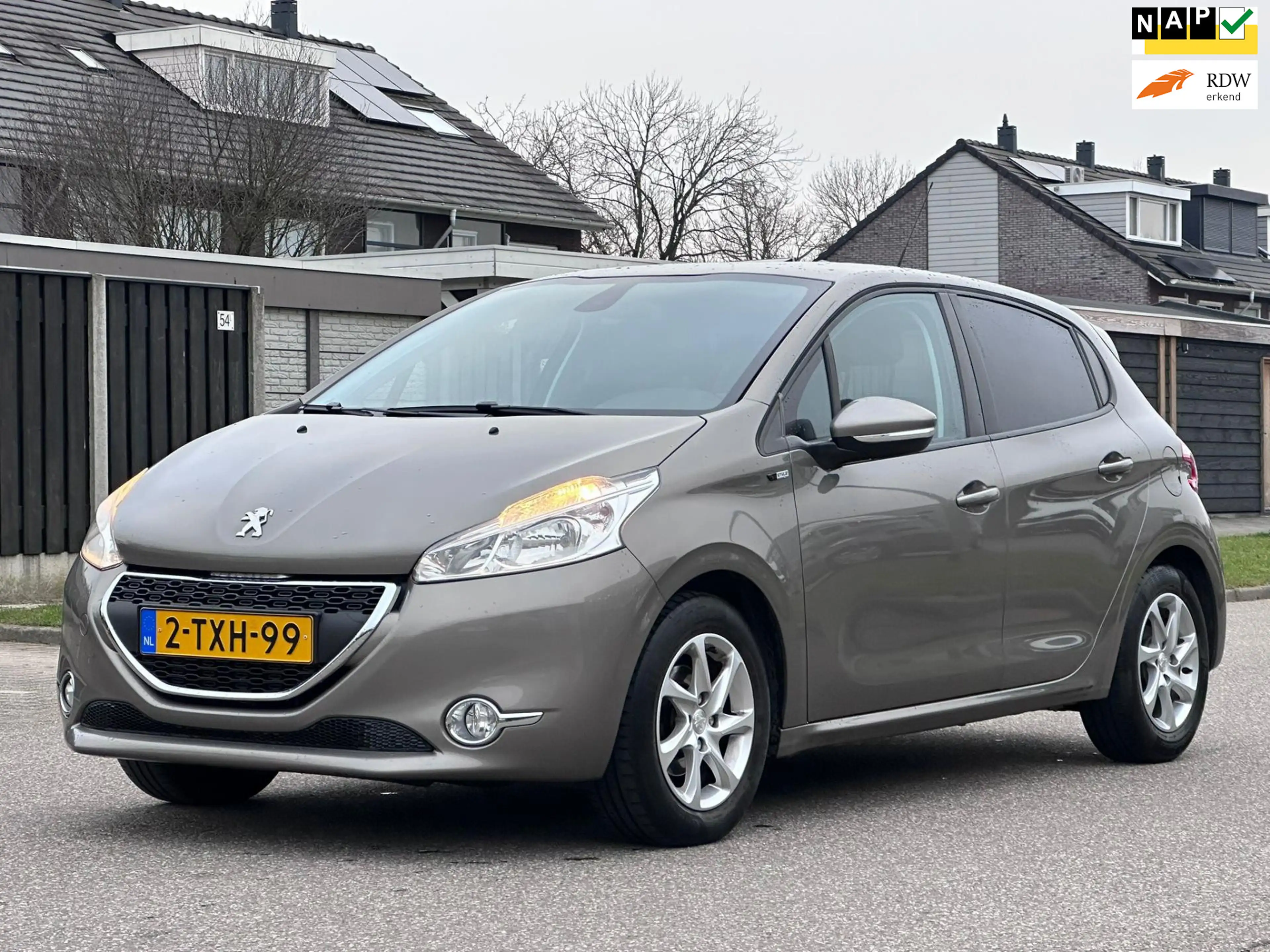 Peugeot 208 1.2 e-VTi Style 5DR*Automaat*Navigatie*Dealer onde