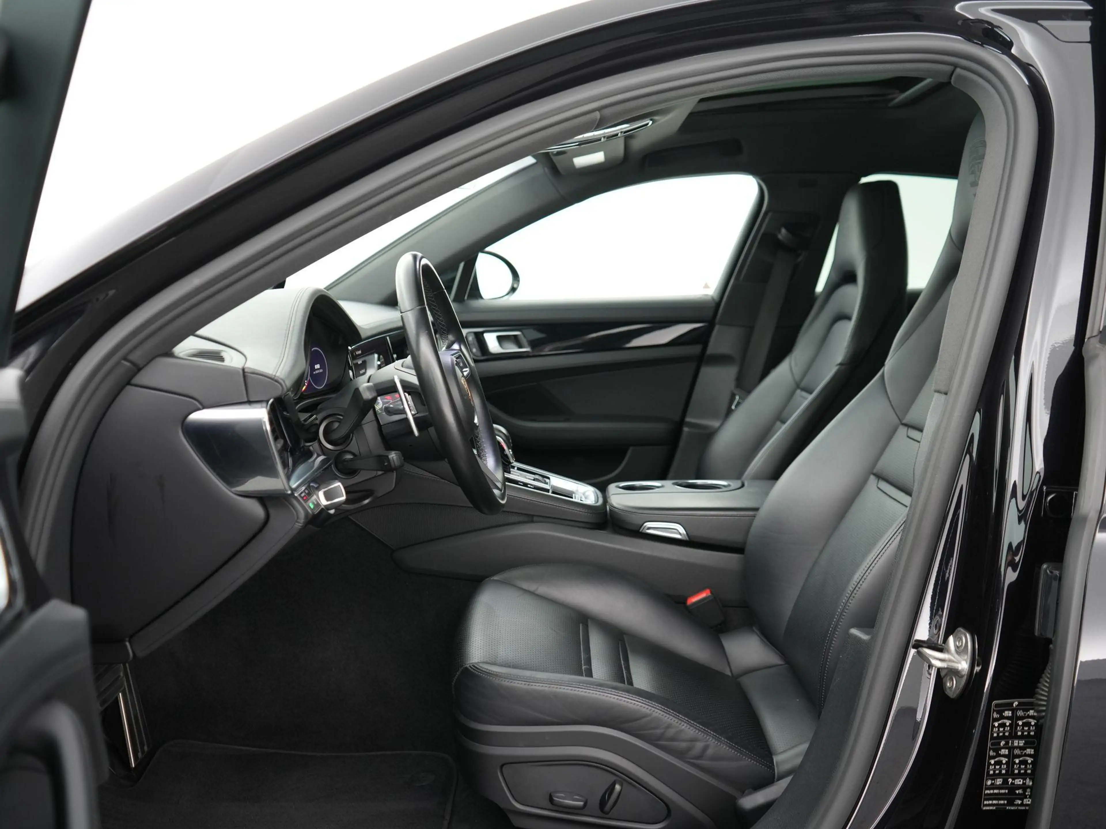 Porsche Panamera 2.9 4 E-Hybrid — photo 13