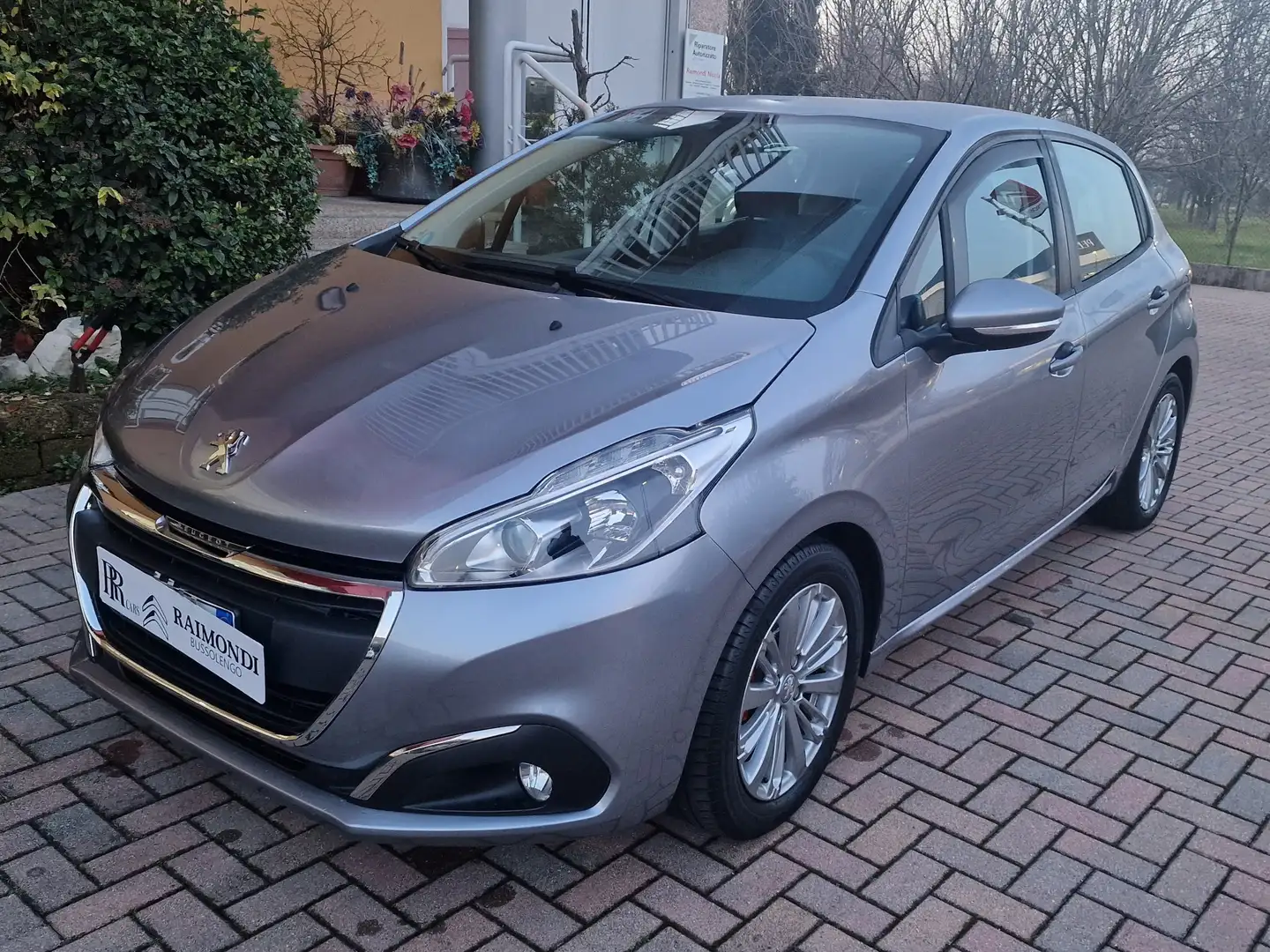 Peugeot 208 5p 1.2 puretech Active 82cv Per Neopatentati Gris - 2
