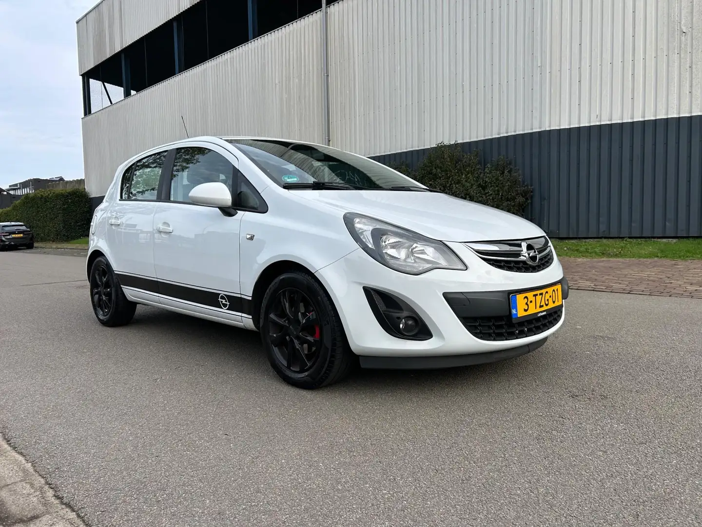 Opel Corsa 1.3 CDTi EcoFlex S/S Business+ Wit - 1