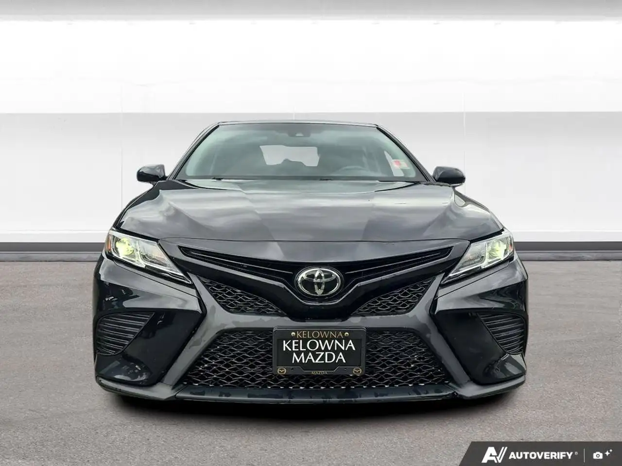 Toyota Camry снимка Toyota Camry