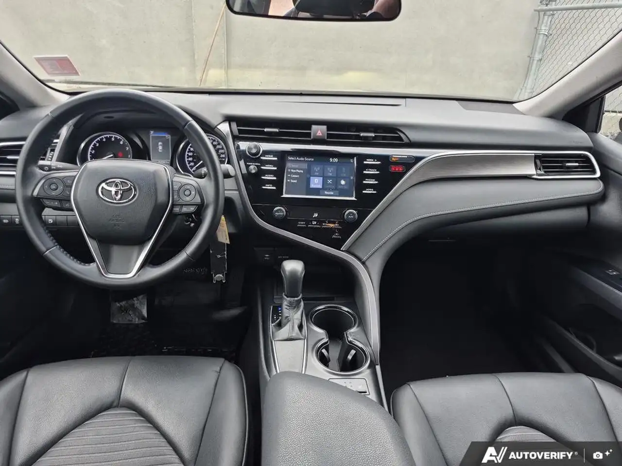 Toyota Camry снимка Toyota Camry