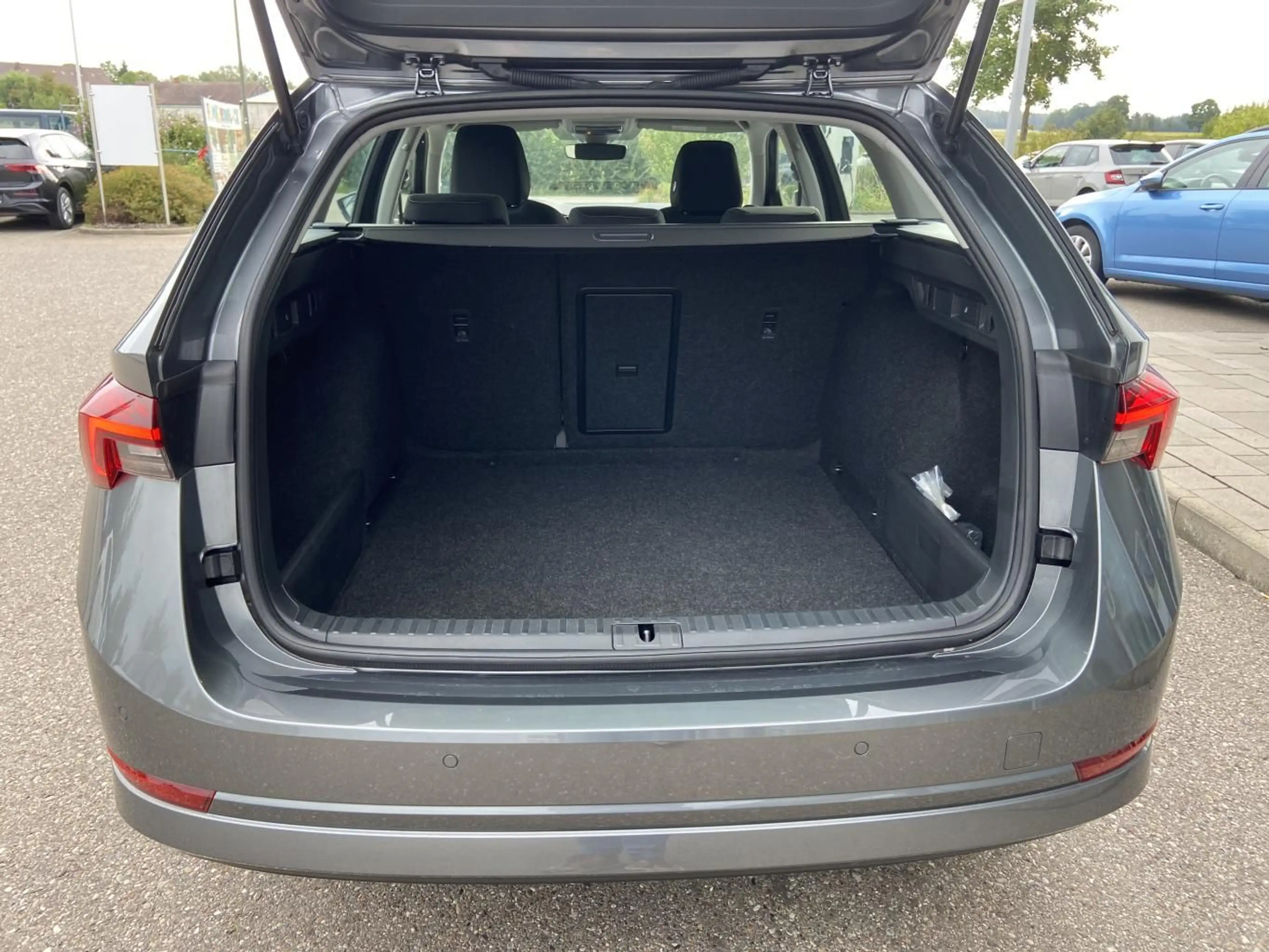 Skoda Octavia Combi 1.5 eTSI DSG Style HEAD-UP+SMART-L — photo 13