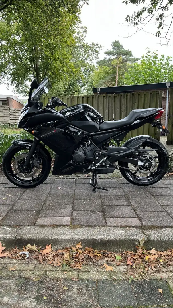 Yamaha XJ 600 YamahaXJ6F Diversion Zwart - 2