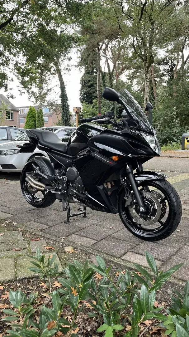 Yamaha XJ 600 YamahaXJ6F Diversion Zwart - 1