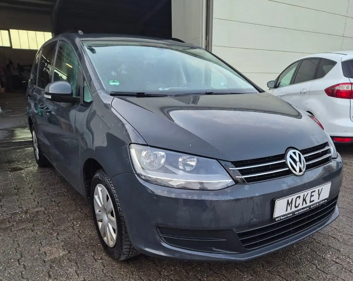Volkswagen Sharan Trendline 7 Sitzer Scheckheftgepflegt Gris - 2