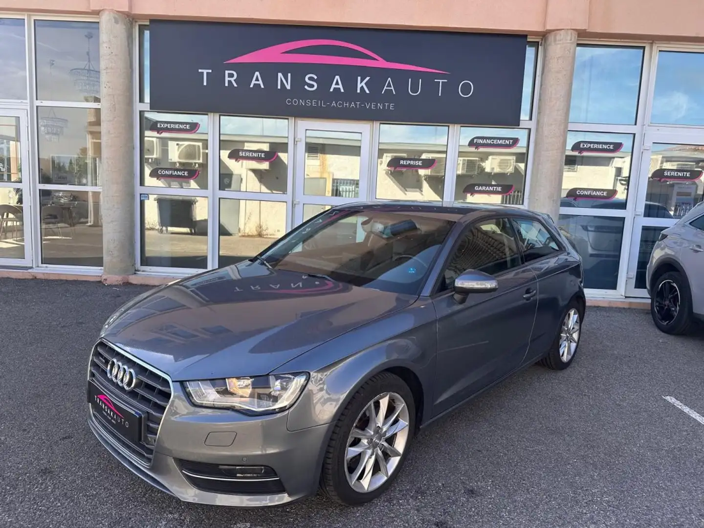 Audi A3 1.8 TFSI 180 Ambiente S tronic 7 Gris - 1