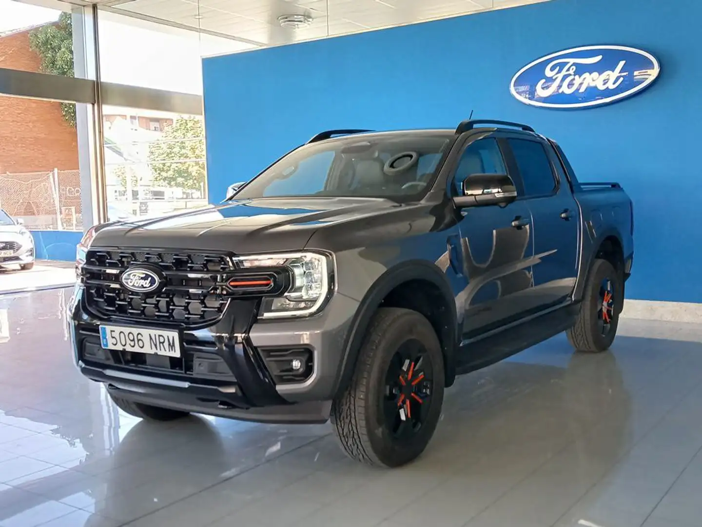 Ford Ranger Pick Up Híbrido Enchufable RDb. Cab. 2.3 T Gris - 1