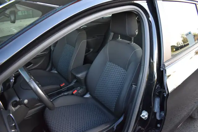 Opel Astra view 11
