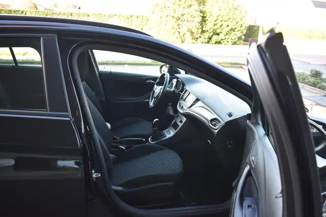 Opel Astra view 14