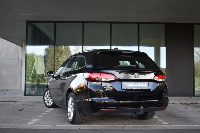 Opel Astra view 6
