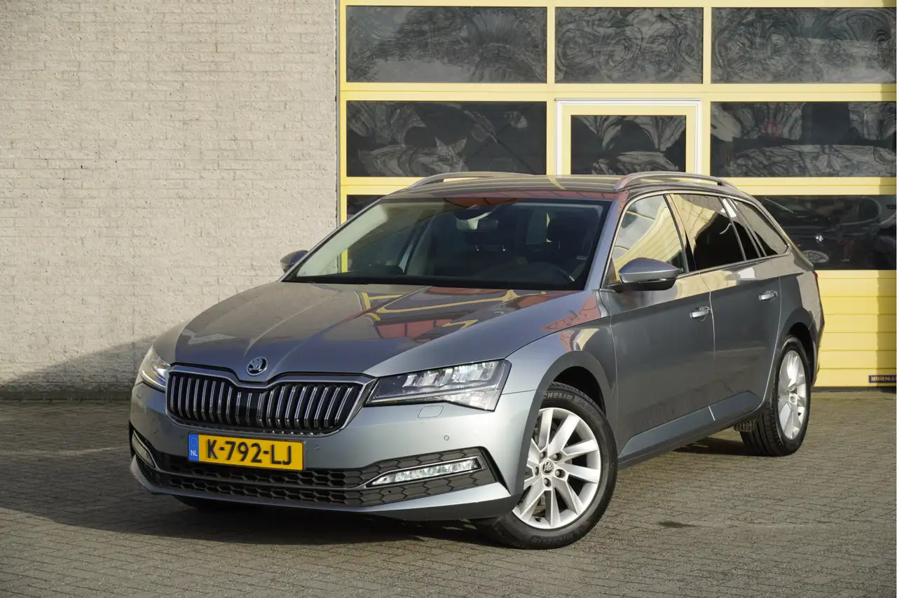 Skoda Superb Combi 1.5 TSI ACT 150PK! Automaat Business Edition — photo 1 of 39