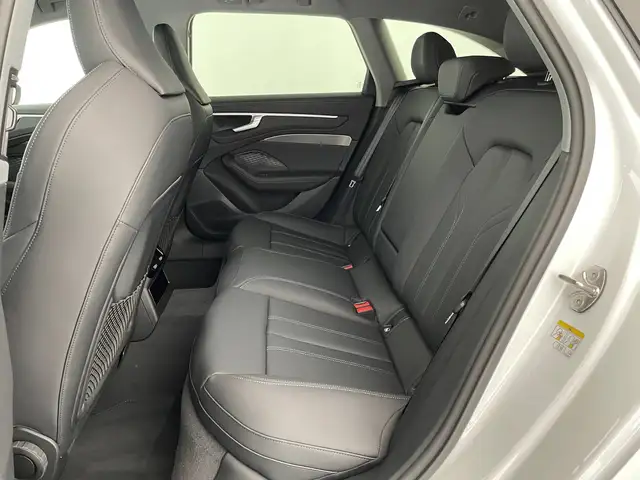 Audi A6 view 11