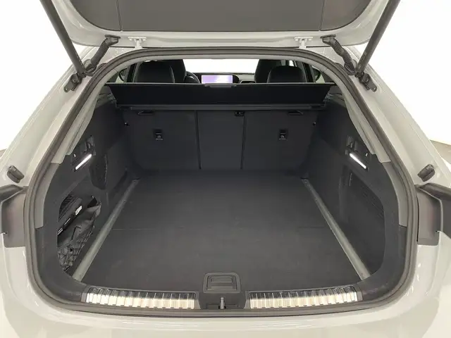 Audi A6 view 7